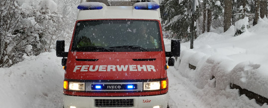 Einsätze nach Schneefall gehen weiter