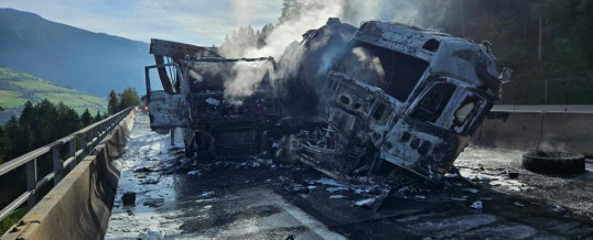 Wachebesetzung wegen LKW-Brand