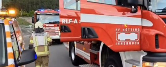 Gemeldeter Dachstuhl- und LKW-Brand